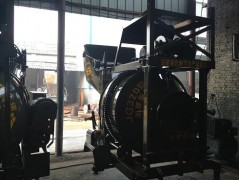 興隆機(jī)械批發(fā)出廠配備梯架標(biāo)節(jié)高度為14.5米全自動提升式攪拌機(jī)-- 鄭州市興隆建筑機(jī)械有限公司銷售部
