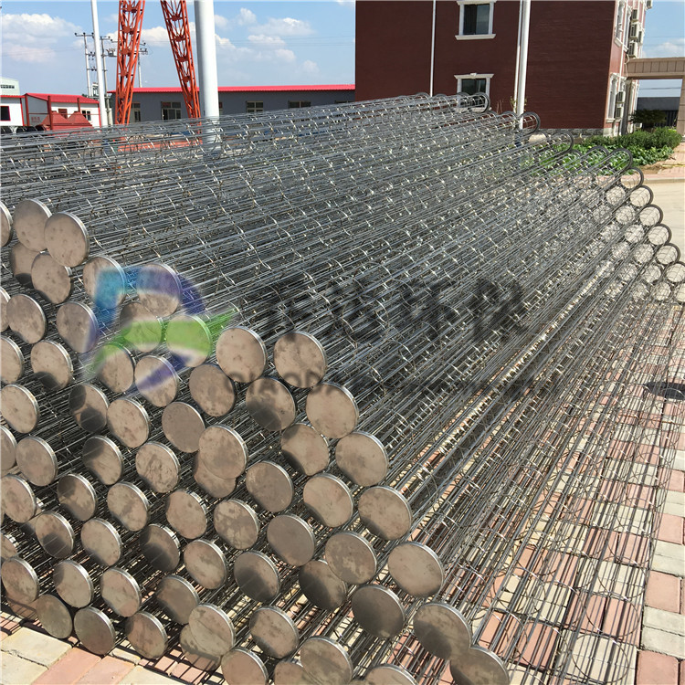 生產(chǎn)脈沖布袋除塵器專用除塵骨架 表面可鍍鋅、噴塑、有機硅處理-- 河北科達環(huán)保有限公司