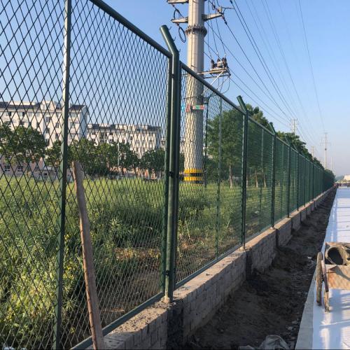 電力工程圍欄.光伏建設(shè)圍網(wǎng).太陽能廠區(qū)欄桿-- 安平縣金淦絲網(wǎng)制造有限公司